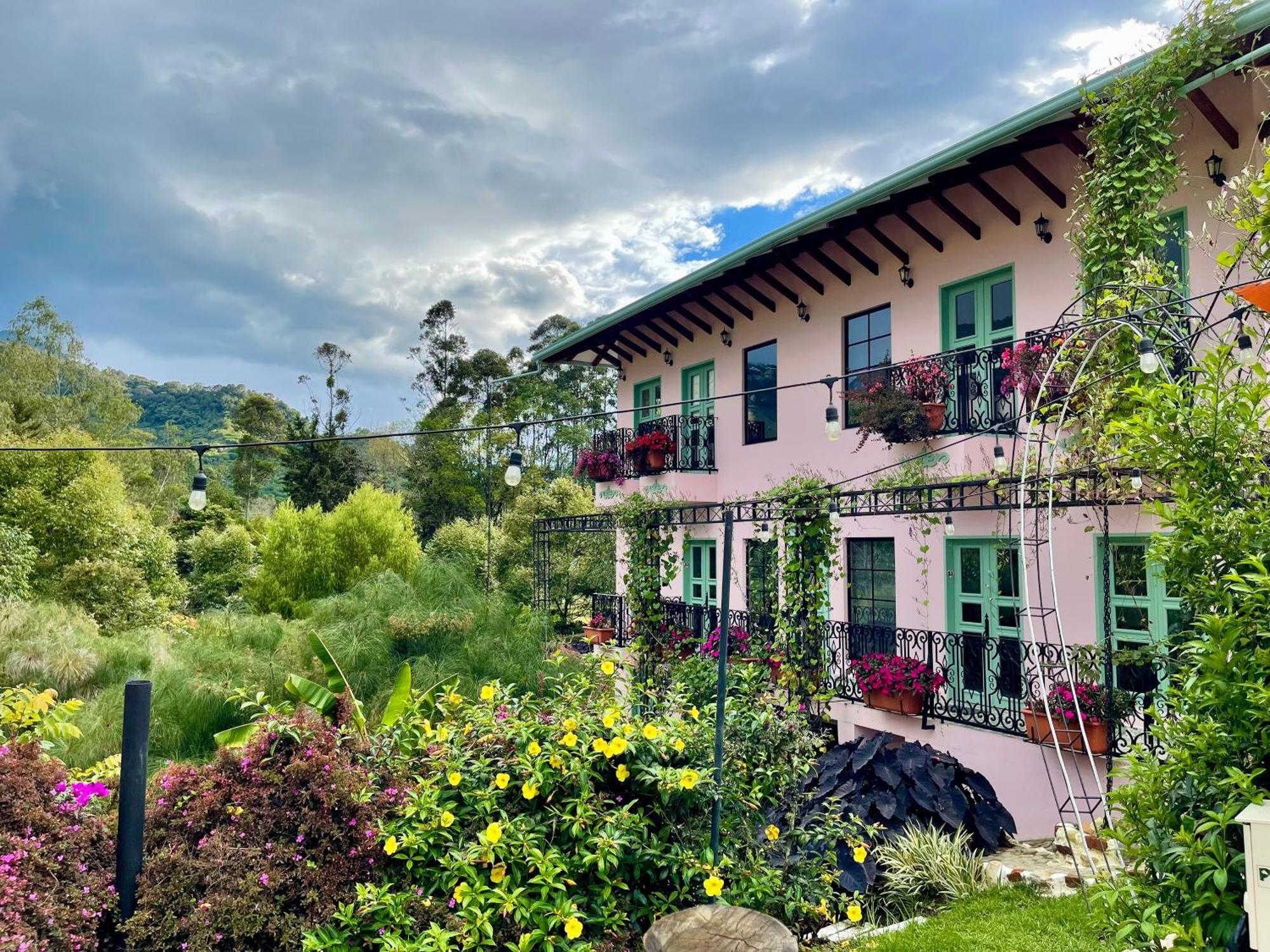 Hotel Lago Valdivia Jardin Exterior photo